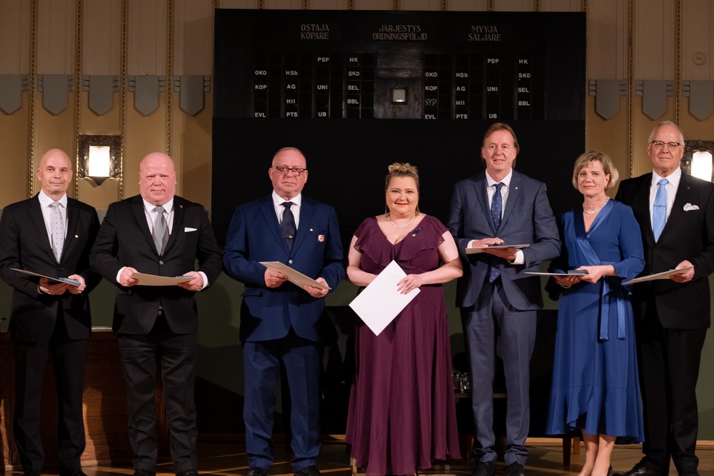 Juhlavuoden tunnustuksia satama-alalla