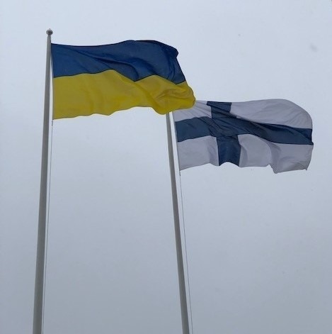 Suomen ja Ukrainan liput